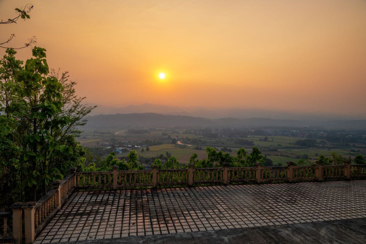 Eco room with sunset view over Chiang Dao valley