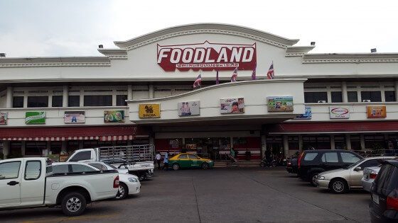 Bangkok Foodland restaurant serving Thai dishes at local prices