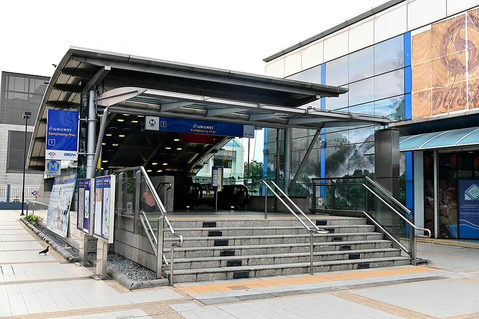 Bangkok MRT entrance sign and station access, showing the city’s subway system for reaching local districts