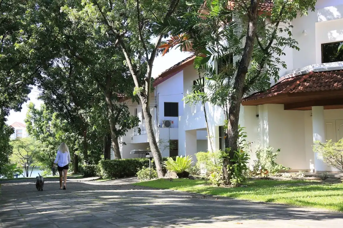 Underrated Bangkok neighborhoods with quiet local streets, traditional shops, and everyday life beyond the usual tourist areas