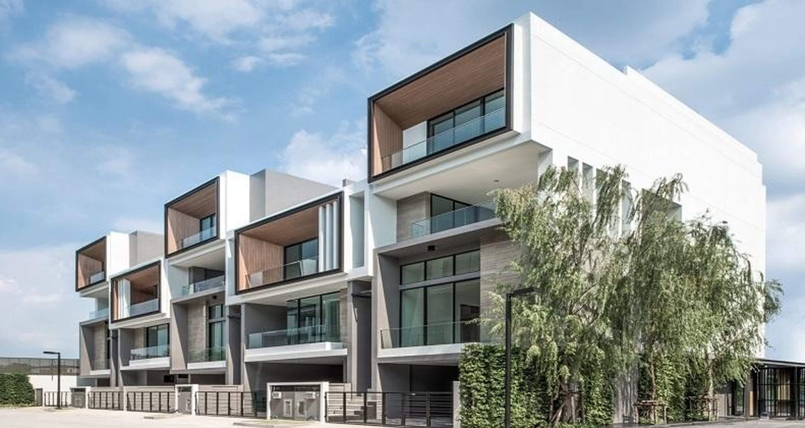 Seri Thai neighborhood in Bangkok with calm streets and a suburban feel