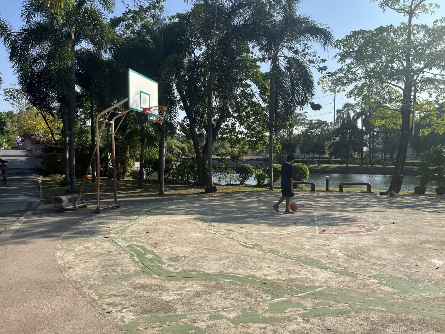 Nawamin Phirom Park in Bangkok with a long lakeside walking area