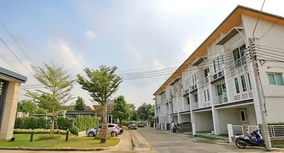 Bangkok local neighborhood scene