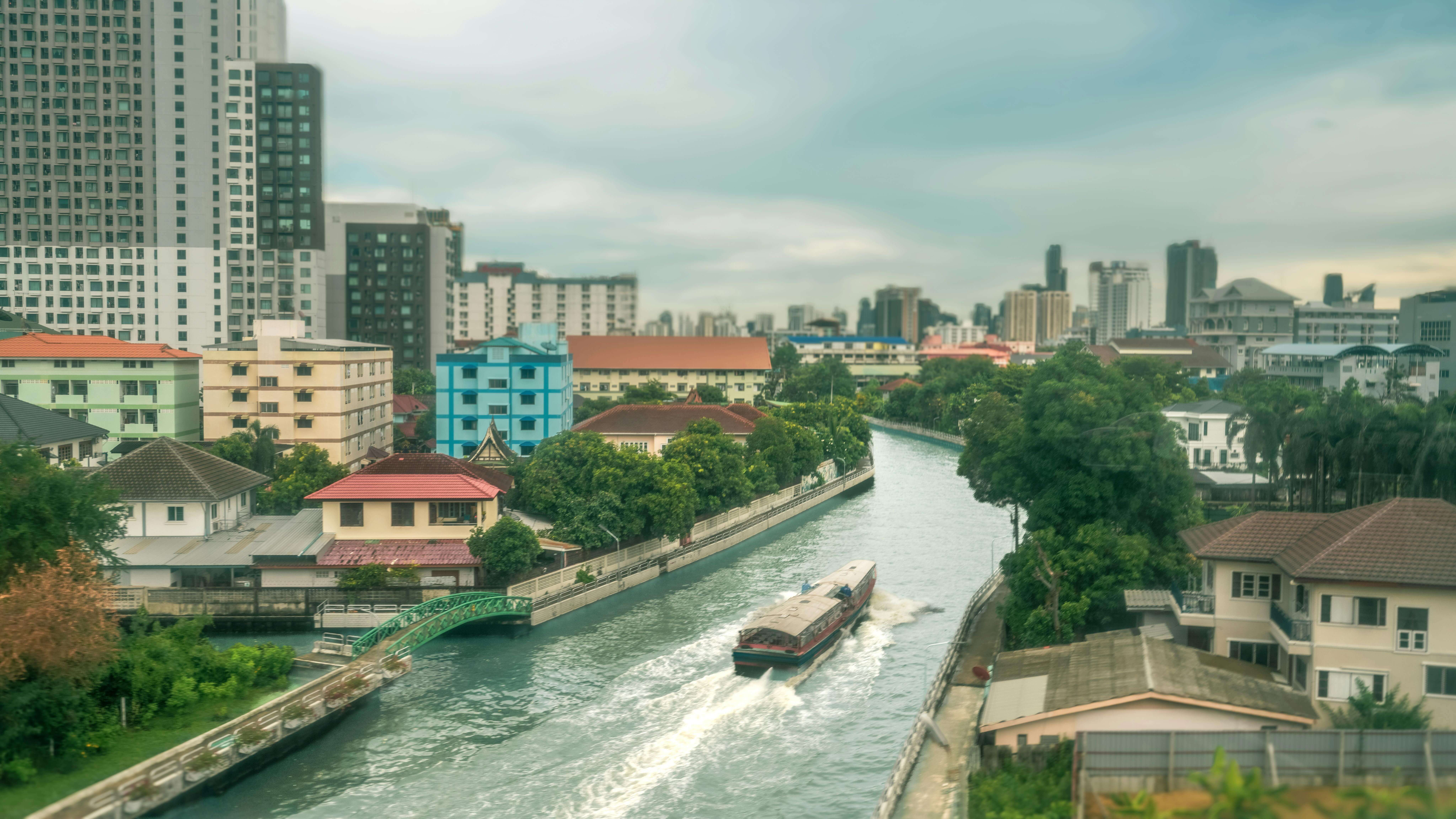Bangkok hidden gems itinerary through canal-side routes and local streets