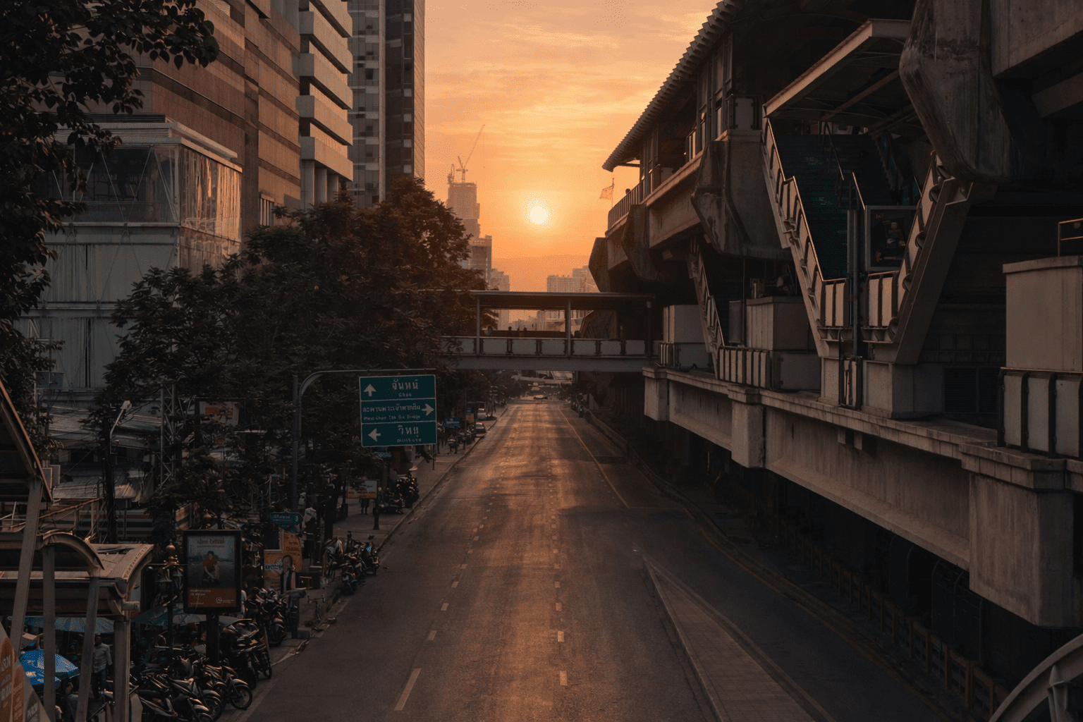 best money exchange bangkok Silom Road area exchange shops and BTS