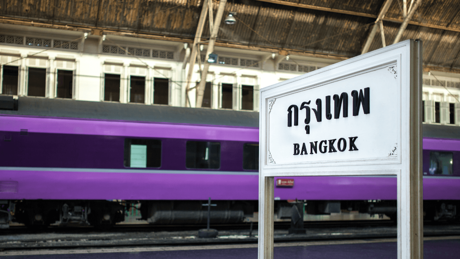 Chiang Mai vs Phuket which is better from Bangkok: Bangkok train station overnight train to Chiang Mai