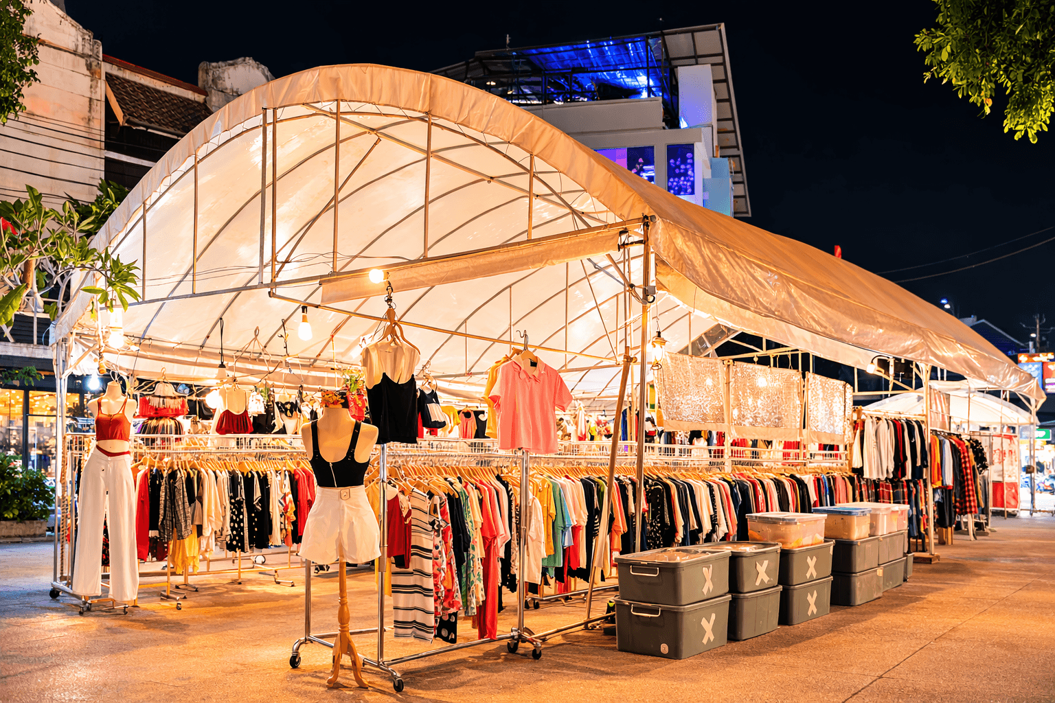 Malin Plaza student market Chiang Mai