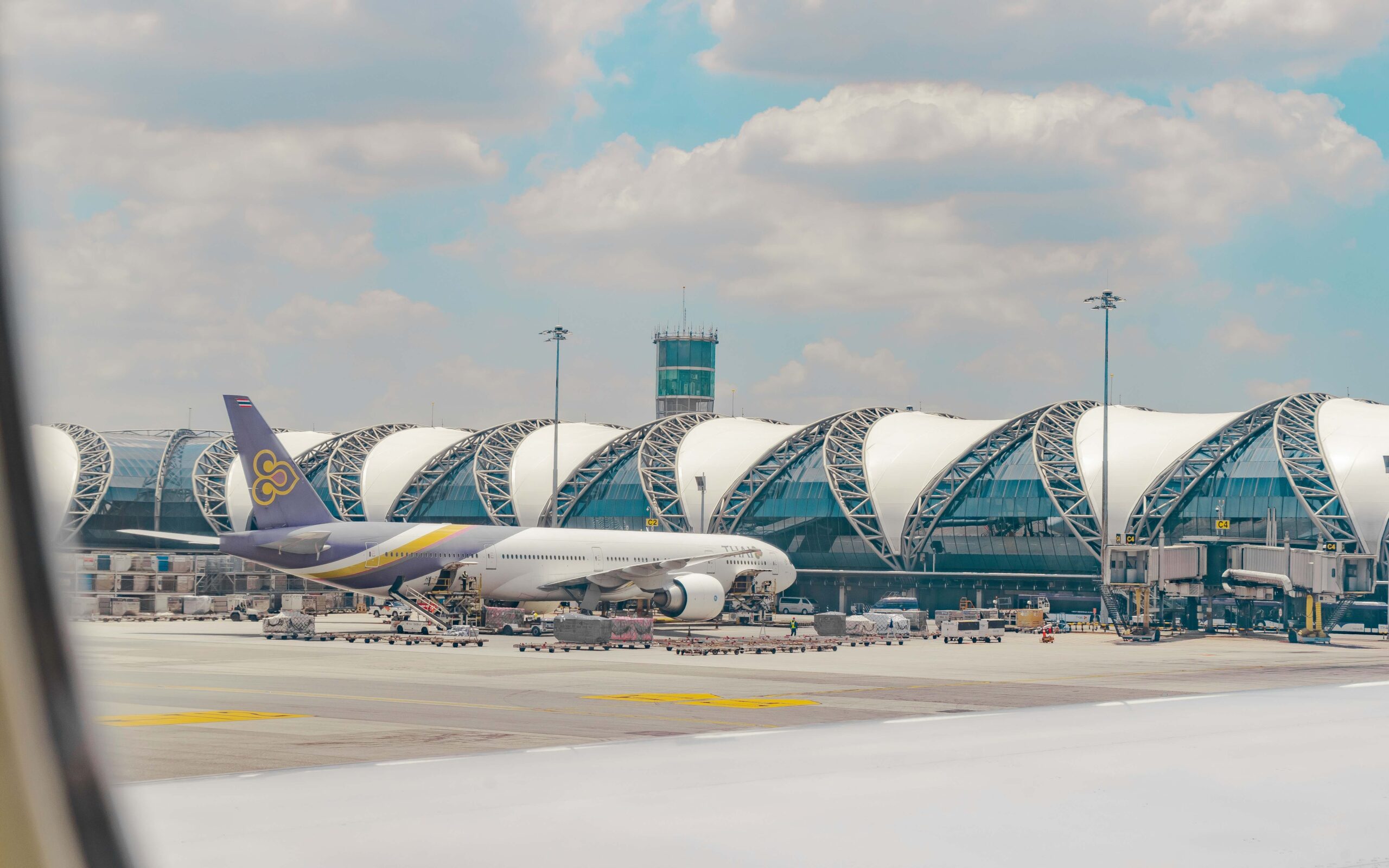 thailand sim card for tourists — Bangkok airport Suvarnabhumi worst place to buy SIM tourist premium