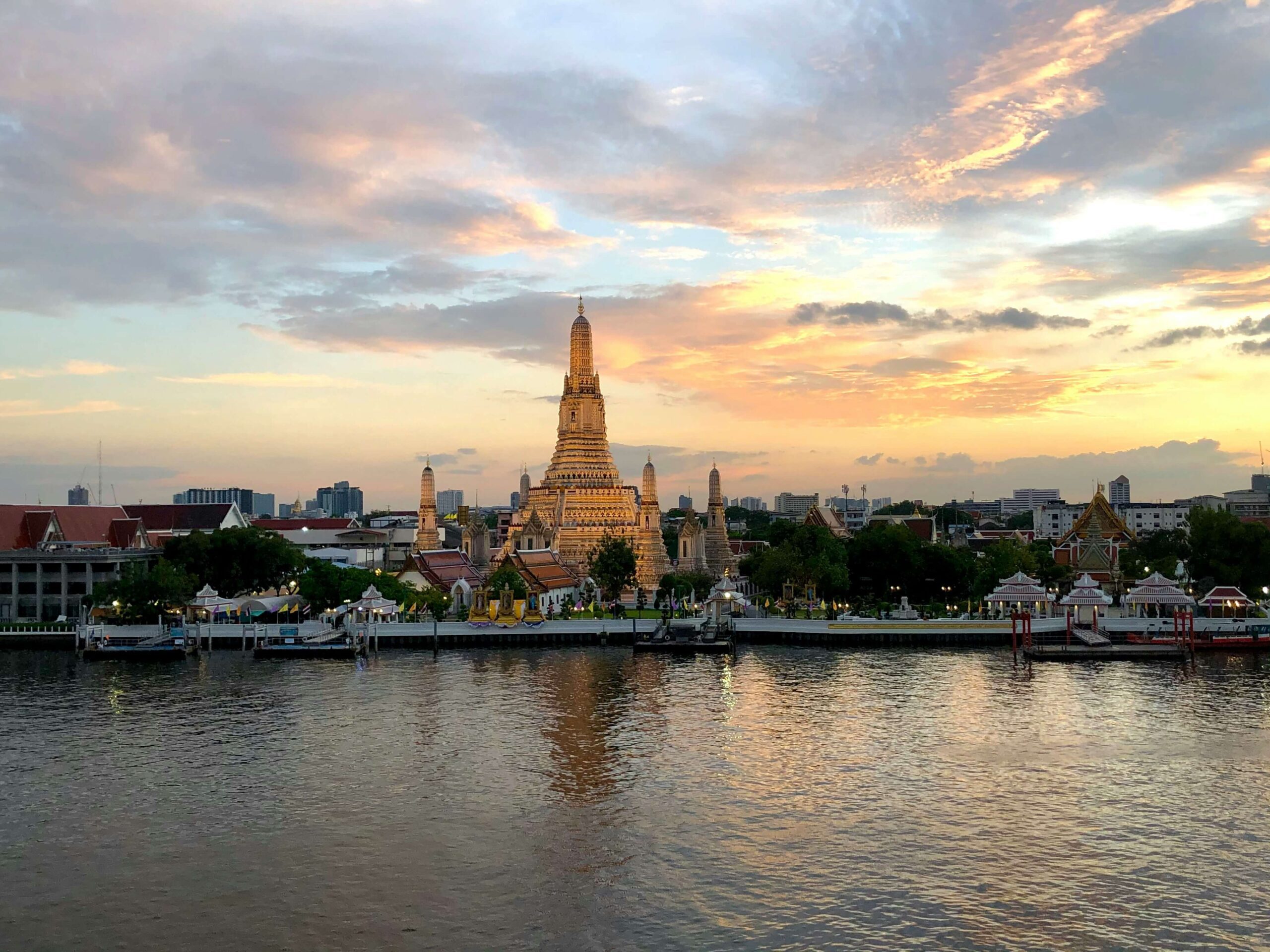 thailand sim card for tourists — Bangkok temple Thailand travel
